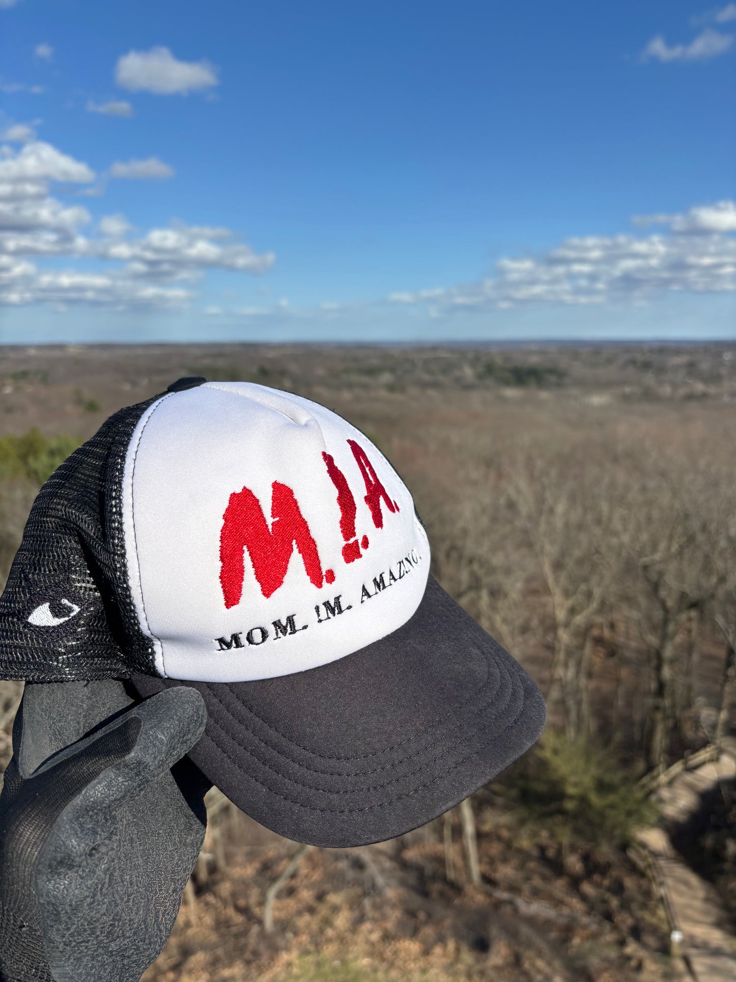 “RES¡ST” TRUCKER HAT