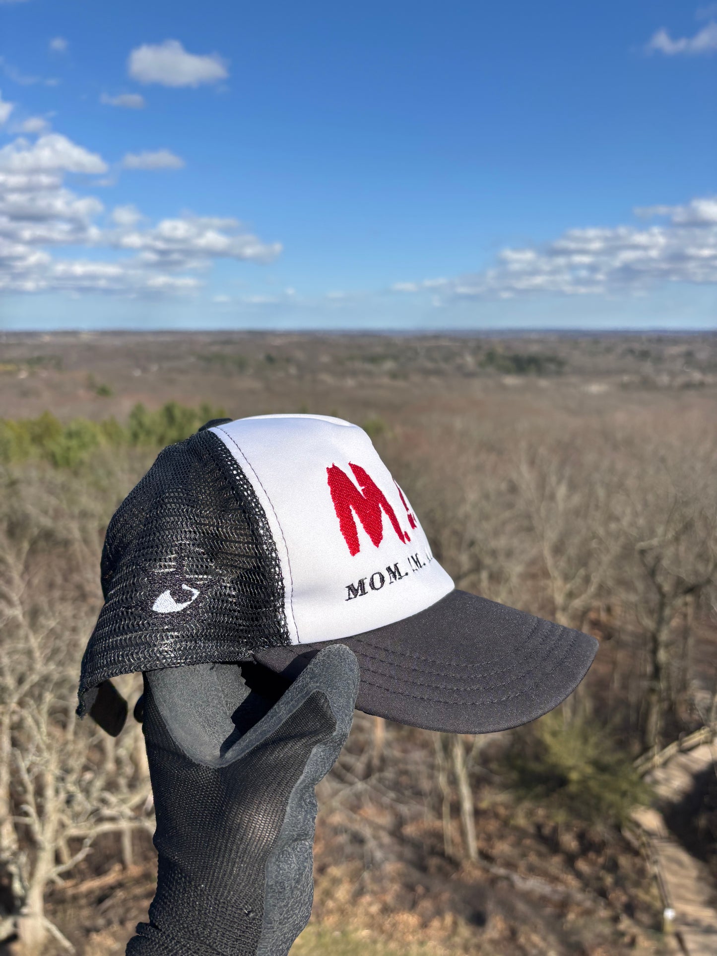 “RES¡ST” TRUCKER HAT