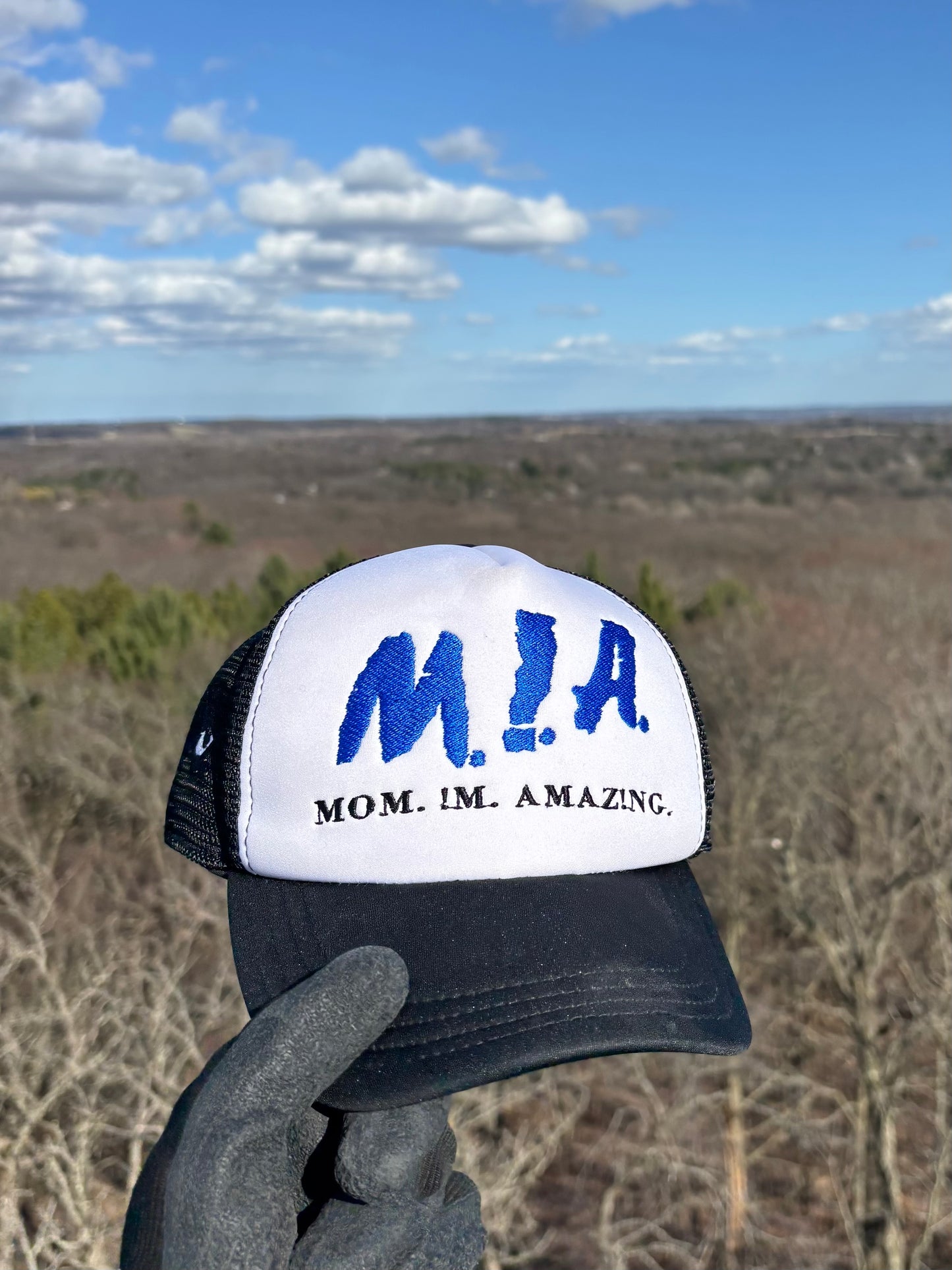 “RES¡ST” TRUCKER HAT